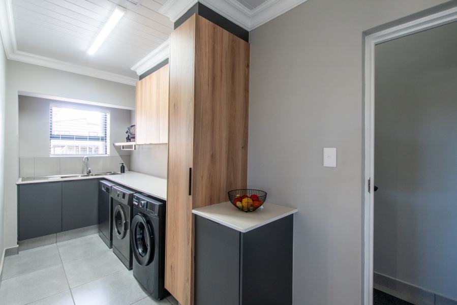 3 Bedroom Property for Sale in Seemeeu Park Western Cape